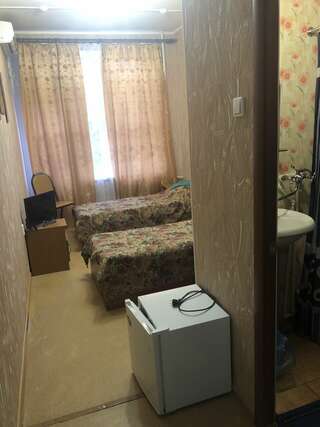 Гостиница Берег Астрахань Двухместный номер с 2 отдельными кроватями-3